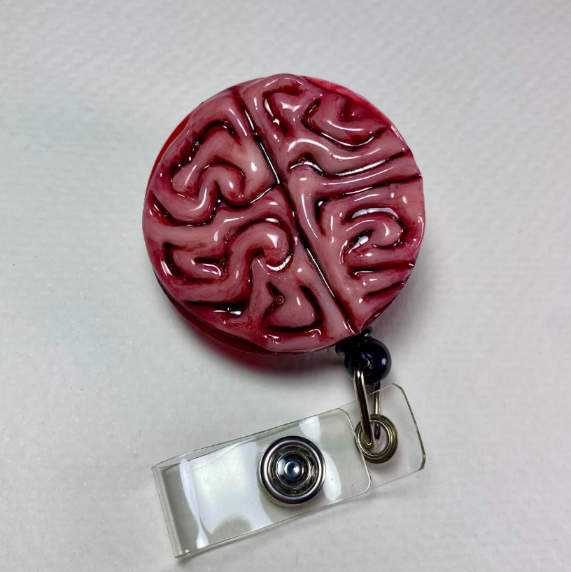 Halloween Brain Badge Reel – Spooky Horror Pink Brain ID Holder, Creepy Stainless Steel Retractable Badge Reel